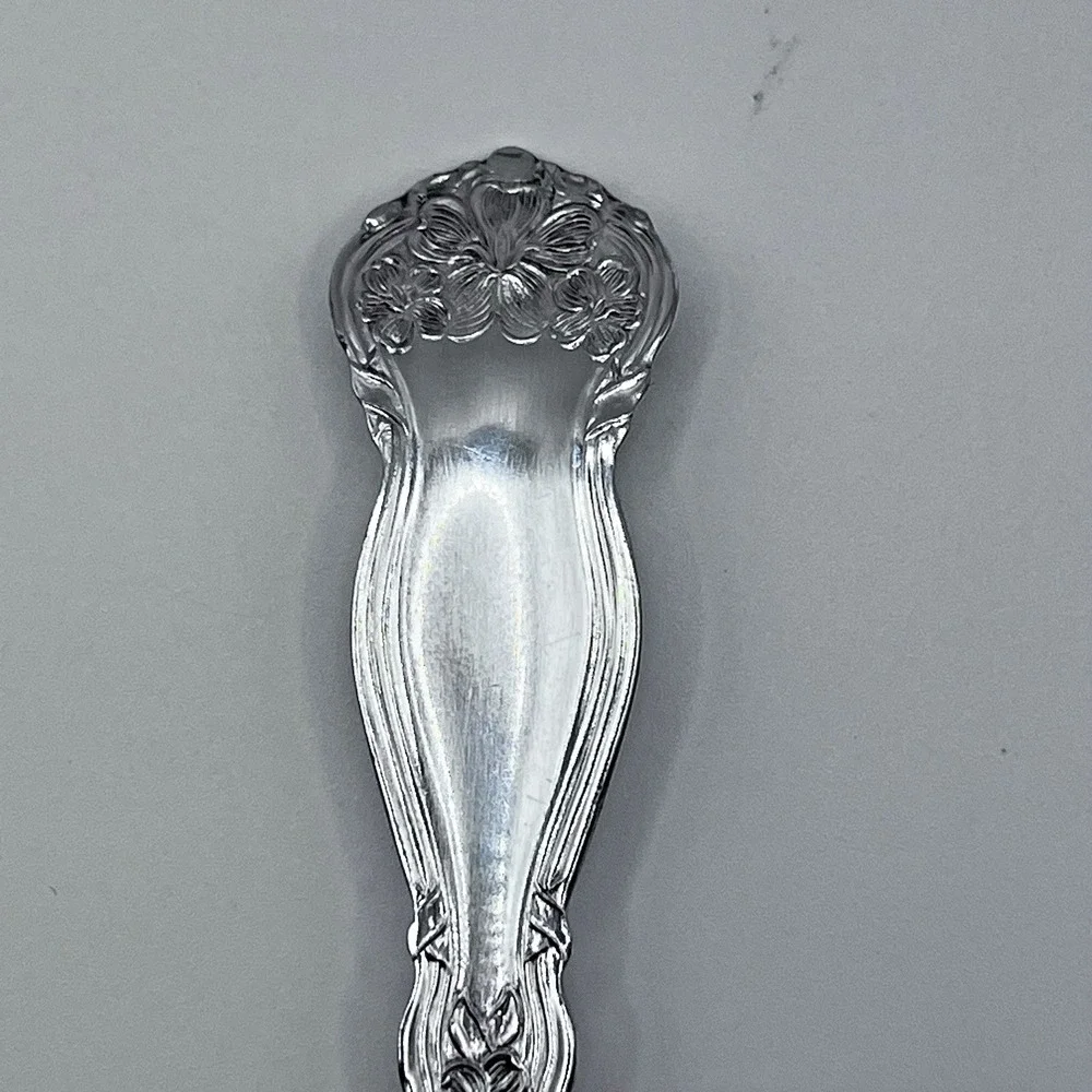 WM Rogers & Son AA Arbutus Pickle Olive Condiment Fork 8